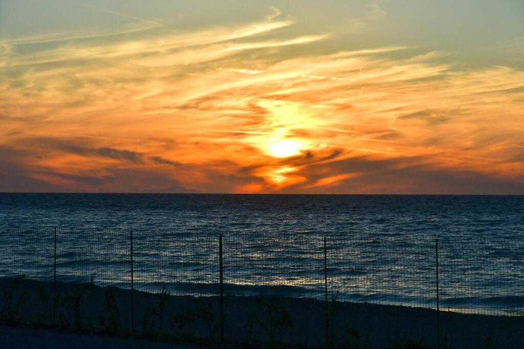 Soroni Lambou Beach Sunset מראה חיצוני תמונה
