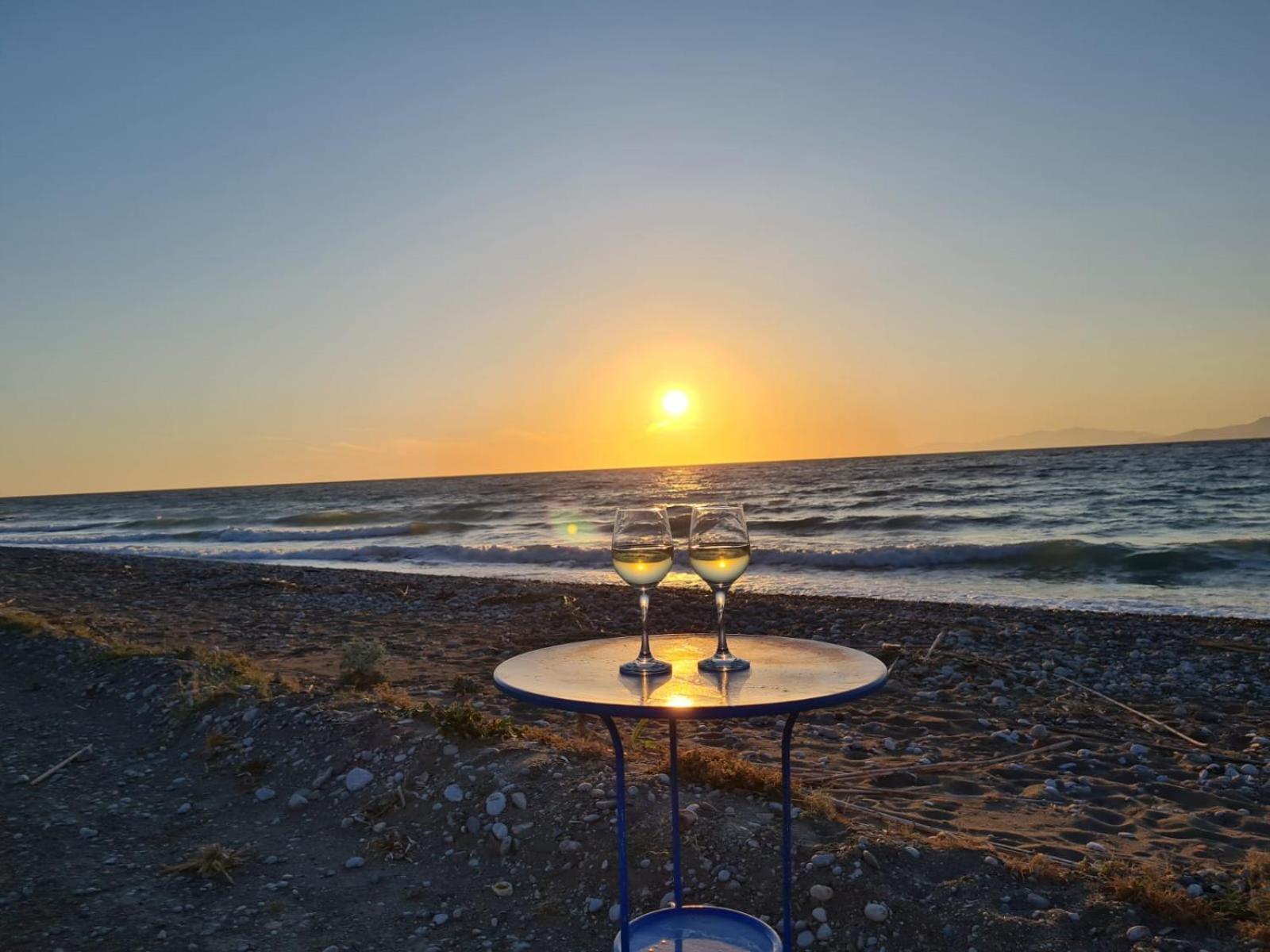 Soroni Lambou Beach Sunset מראה חיצוני תמונה