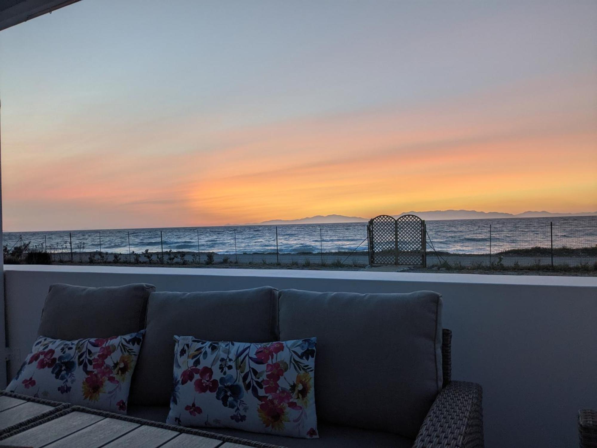 Soroni Lambou Beach Sunset מראה חיצוני תמונה